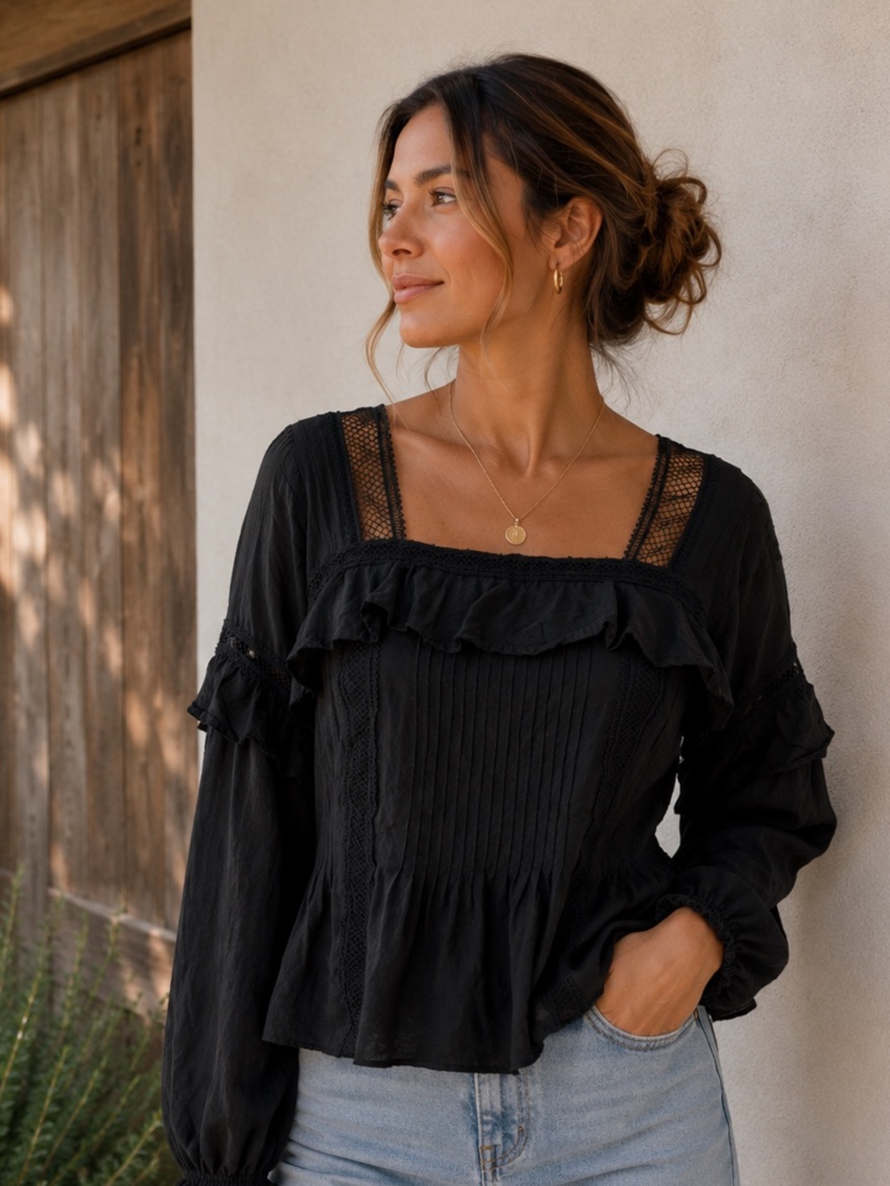 All Saints sz 6 Women's Black Ruffled Square-Neck Top lace details great cond